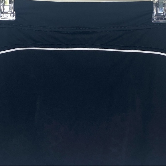 Champion Women’s Athletic Skorts M Black White w/White Stripe Shorts Skirt - Picture 5 of 11